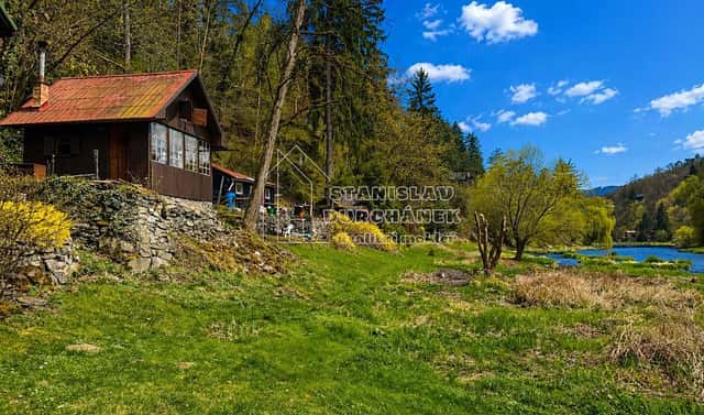Prodej chaty/chalupy 36 m² s pozemkem 84 m², Kamenný Přívoz – Hostěradice, okres Praha-západ