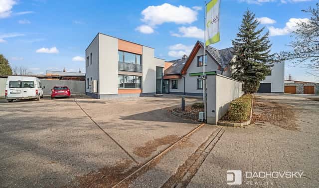 Prodej obchodních prostor 374 m², K Dolíčku, Pardubice – Nové Jesenčany