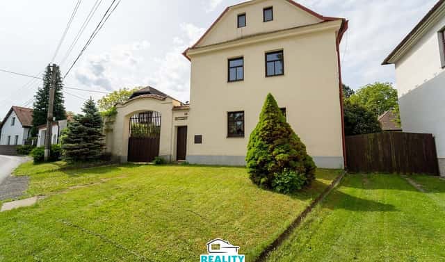 Prodej domu 386 m² s pozemkem 2 232 m², Kanina, okres Mělník