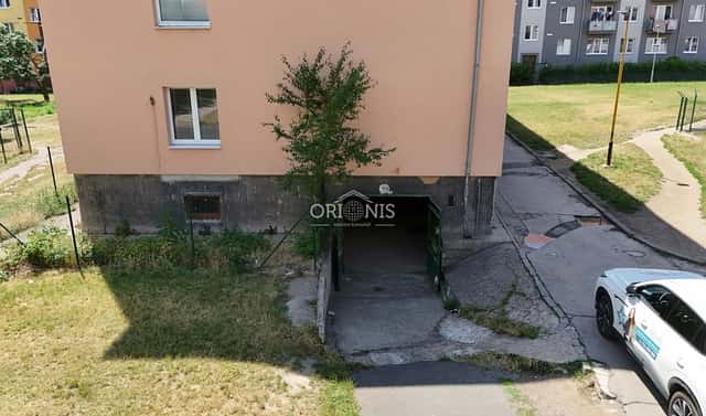 Garáž pro tři auta 52,9 m2 Elektřina, voda, okna, Šimkova, Jirkov, okres Chomutov