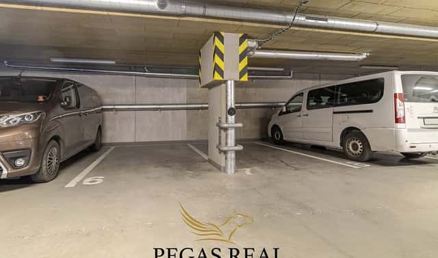 Pronájem garážového stání 15 m2, Brno / ul. Nad Přehradou /, Brno, okres Brno-město