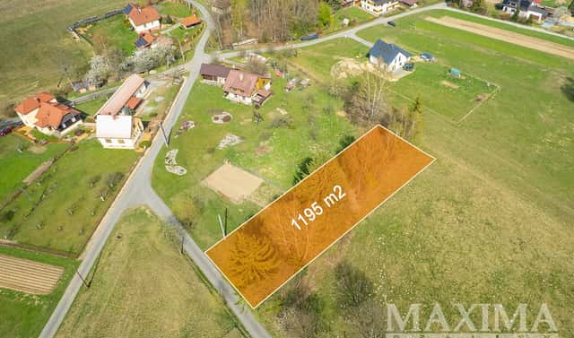 Prodej stavebního pozemku 1 195 m², Dolní Lomná, okres Frýdek-Místek