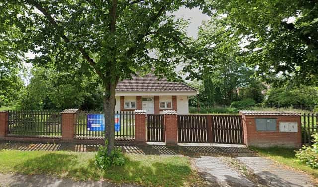 Prodej domu (jiného typu) 85 m² s pozemkem 915 m², Jateční, Městec Králové, okres Nymburk