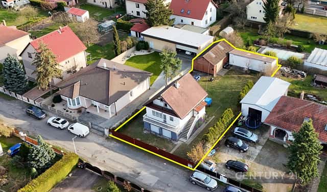 Prodej domu 225 m² s pozemkem 901 m², Brzická, Praha 9 – Újezd nad Lesy