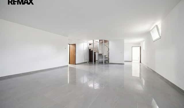 Pronájem obchodních prostor 150 m², Chrudimská, Praha 3 – Vinohrady