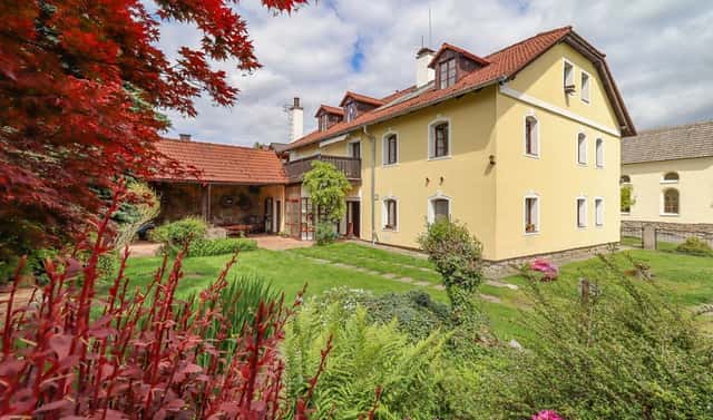 Prodej domu 550 m² s pozemkem 700 m², Kašperské Hory – Červená, okres Klatovy
