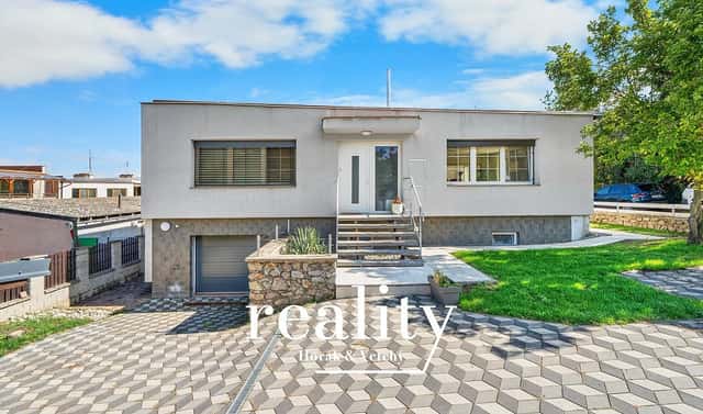 Prodej domu 292 m² s pozemkem 744 m², Práče, okres Znojmo