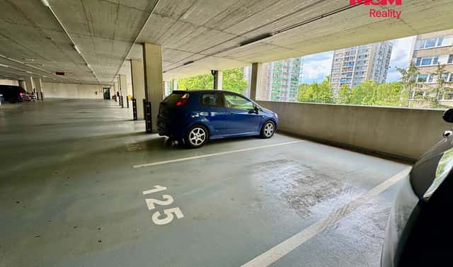 Pronájem garážového stání, 13 m2, Pardubice, Pardubice – Zelené Předměstí