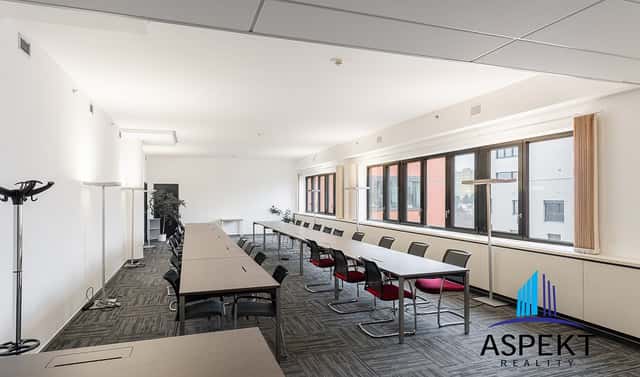 Pronájem kanceláře 175 m², Líbalova, Praha 4 – Chodov