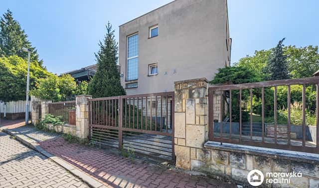 Prodej domu 210 m² s pozemkem 1 048 m², Pod viaduktem, Praha 5 – Stodůlky