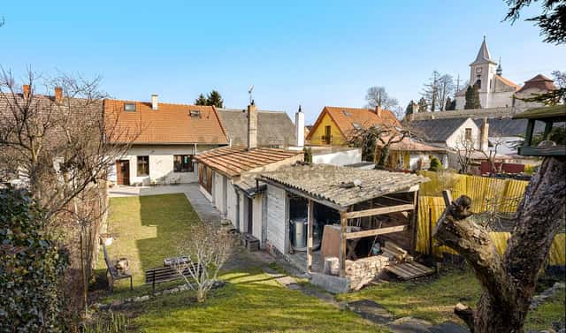Prodej domu 135 m² s pozemkem 327 m², nám. Pod Martinem, Kostelec nad Labem, okres Mělník