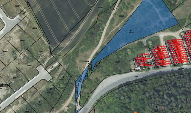 Prodej pozemku 1 253 m², Beroun