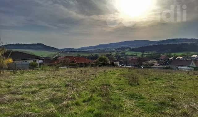 Prodej stavebního pozemku 1 537 m², Králův Dvůr, okres Beroun