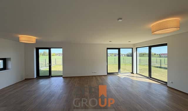 Prodej domu 228 m² s pozemkem 646 m², Dříteč, okres Pardubice