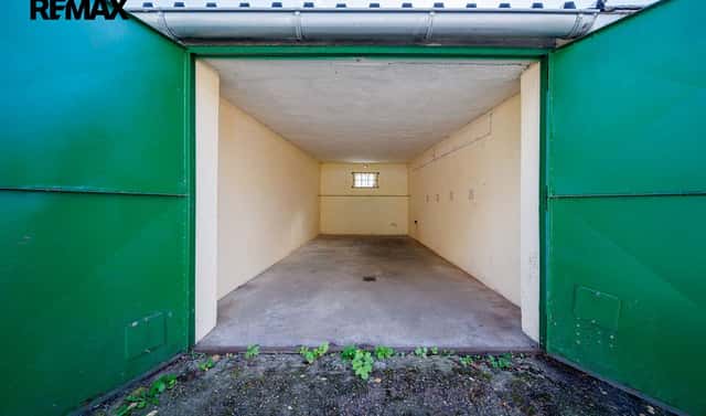 Prodej garáže 20 m2 v Tuhnicích, Karlovy Vary, Karlovy Vary