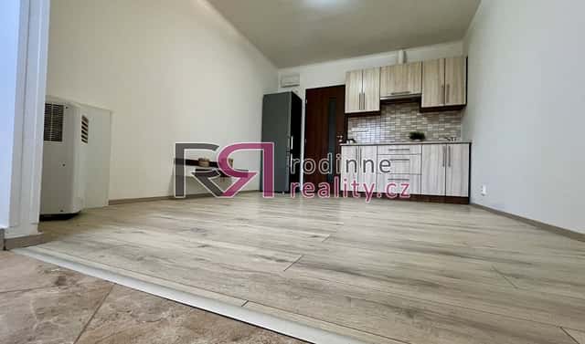 Pronájem bytu 1+kk 20 m², Kuželova, Praha 9 – Letňany