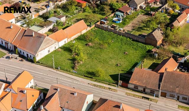 Prodej stavebního pozemku 750 m², Dolní Věstonice, okres Břeclav