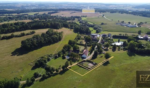 Prodej stavebního pozemku 1 100 m², Přeštěnice, okres Písek