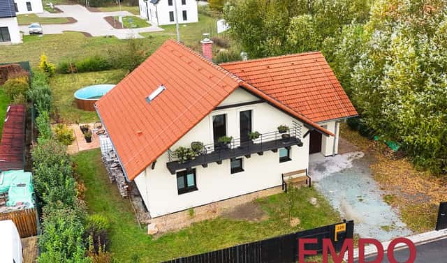 Prodej domu 196 m² s pozemkem 994 m², Librantice, okres Hradec Králové