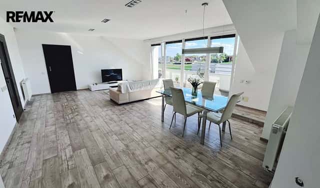 Prodej bytu 4+kk 119 m², Dolnokubínská, Pelhřimov
