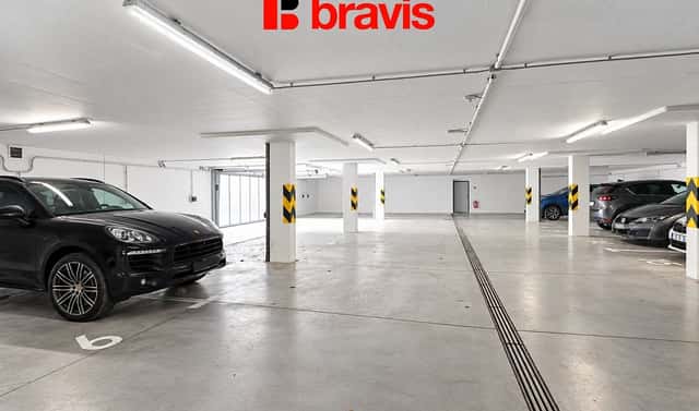Pronájem garážového stání, ul. Karla Kryla, 12 m2, Brno - Sadová, Karla Kryla, Brno – Sadová, okres Brno-město