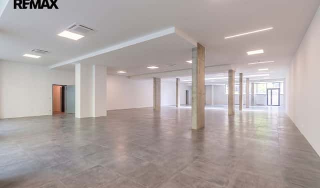 Pronájem obchodních prostor 445 m², Drahobejlova, Praha 9 – Libeň