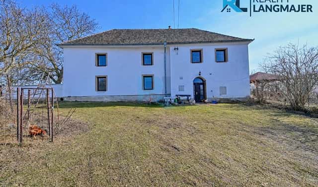 Prodej domu (jiného typu) 300 m² s pozemkem 34 120 m², Pačejov, okres Klatovy