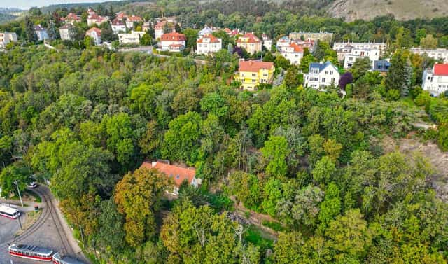 Prodej nájemního domu, činžáku 1 168 m², Nad konečnou, Praha 5 – Hlubočepy