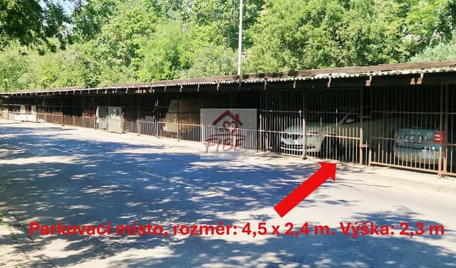 V rovinách, garážové stání pod uzavřením, V rovinách, Praha 4