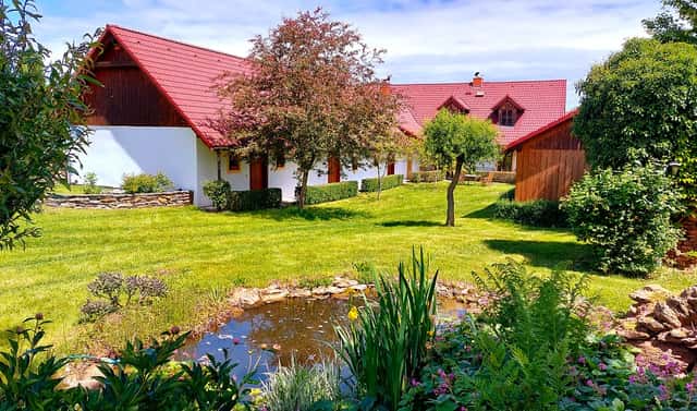 Prodej domu 400 m² s pozemkem 4 700 m², Golčův Jeníkov – Stupárovice, okres Havlíčkův Brod