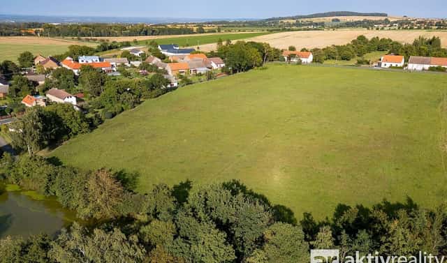 Prodej stavebního pozemku 6 500 m², Ratboř – Těšínky, okres Kolín