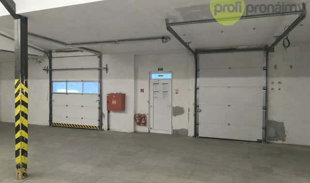 Pronájem skladovacích prostor 698 m², Rybníky IV, Zlín – Prštné