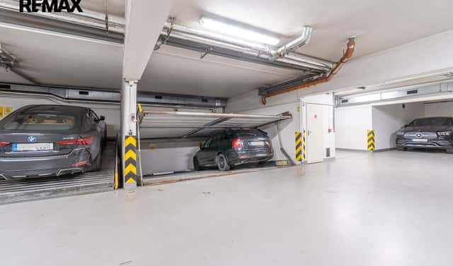 Pronájem garážového stání 12 m2, Praha 8 - Libeň, Kašparovo náměstí, Praha 8 – Libeň
