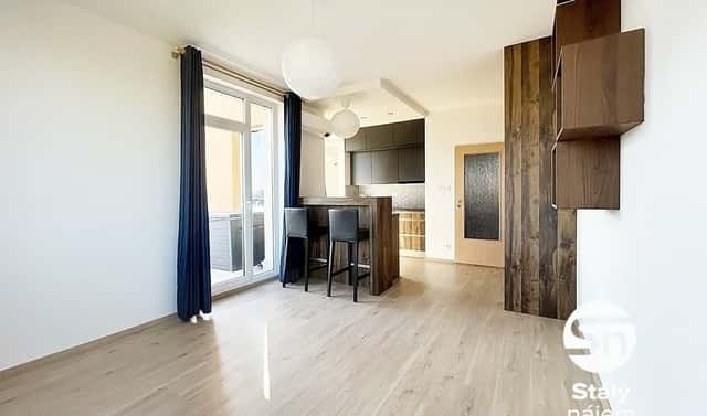Pronájem bytu 1+kk 40 m², Zásadská, Praha 9 – Střížkov