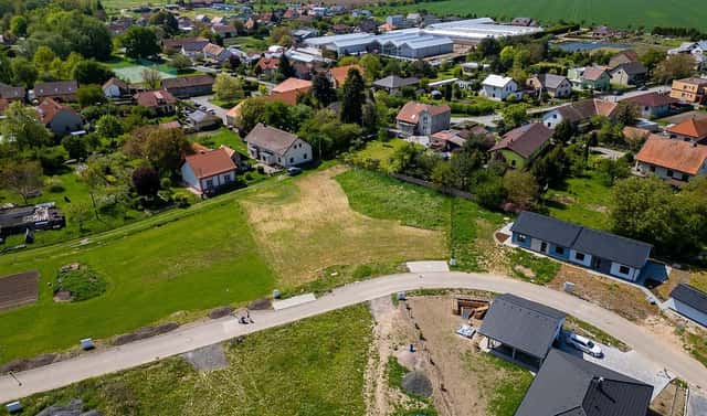 Prodej stavebního pozemku 1 213 m², Dubany, okres Pardubice