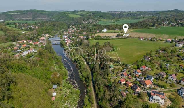 Prodej stavebního pozemku 1 676 m², Kamenný Přívoz, okres Praha-západ