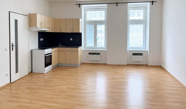 Pronájem bytu 1+kk 38 m², Klatovská třída, Plzeň – Jižní Předměstí, okres Plzeň-město