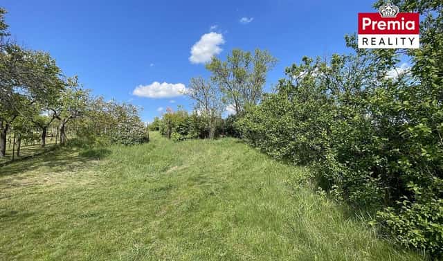 Prodej zahrady 2 423 m², Znojmo