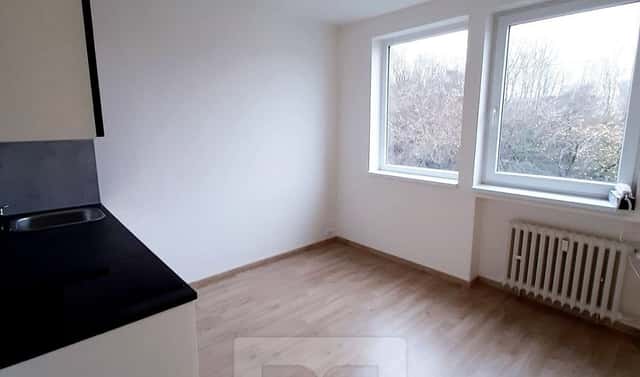 Pronájem bytu 1+kk 17 m², Peroutkova, Praha 5 – Jinonice
