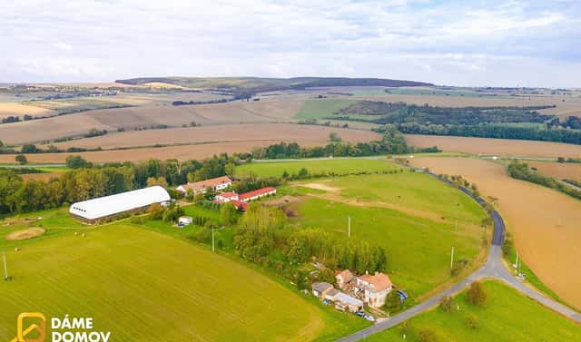 Prodej stavebního pozemku 3 050 m², Soběsuky – Skržice, okres Kroměříž