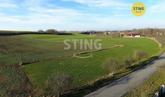 Prodej stavebního pozemku 1 167 m², Lozice, okres Chrudim