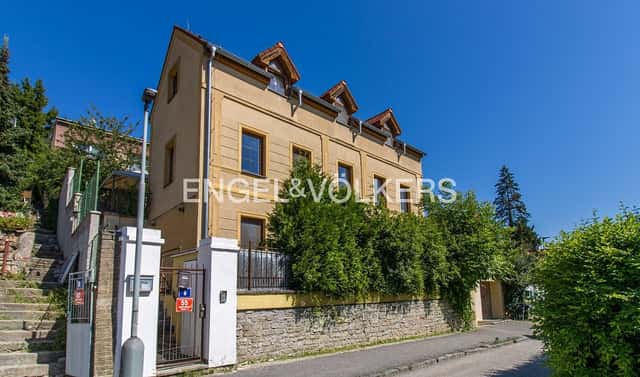 Prodej domu 278 m² s pozemkem 440 m², Na Mrázovce, Praha 5 – Velká Chuchle