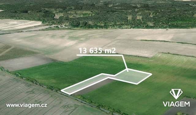 Prodej pole 13 635 m², Sudovo Hlavno, okres Praha-východ