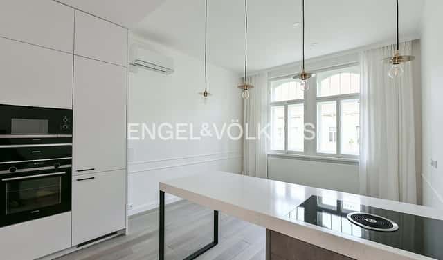 Pronájem bytu 2+kk 56 m², náměstí Jiřího z Poděbrad, Praha 3 – Vinohrady