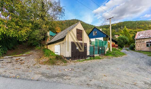 Prodej, garáž 30 m2 , pozemek 70 m2 , zahrada 100 m2, Zbečno,, Zbečno, okres Rakovník
