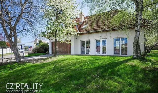 Prodej domu 300 m² s pozemkem 1 300 m², Na Bambouzku, Praha 5 – Lipence