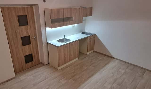 Pronájem bytu 1+kk 25 m², Řehákova, Červený Kostelec, okres Náchod