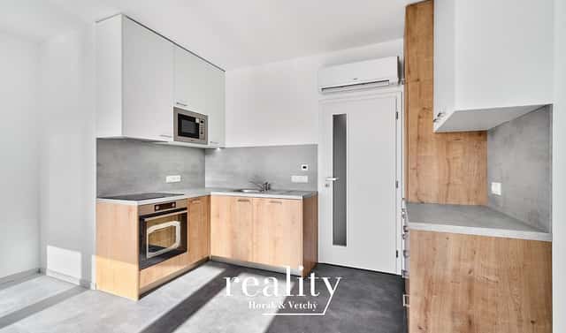 Pronájem bytu 1+kk 36 m², Třešňová, Znojmo – Přímětice