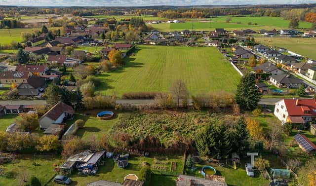 Prodej stavebního pozemku 1 242 m², Labské Chrčice, okres Pardubice