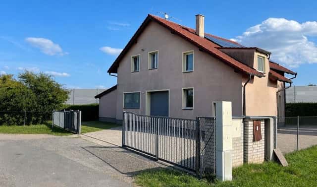 Prodej domu 290 m² s pozemkem 780 m², Chlustina, okres Beroun